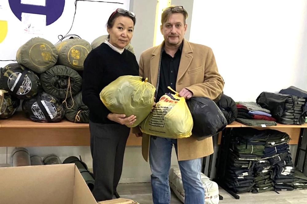 В регионах России собирают необходимые вещи для воинов на фронте. Часто эту работу инициирует и организует бизнес.  / Из архива Вячеслава Решке