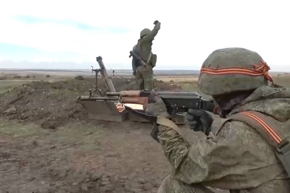 На этом фото - подготовка пополнения, которому в ходе спецоперации предстоит поддерживать огнем из минометов 2С12 "Сани" штурмовые отряды мотострелков Центрального военного округа.  / Министерство обороны РФ