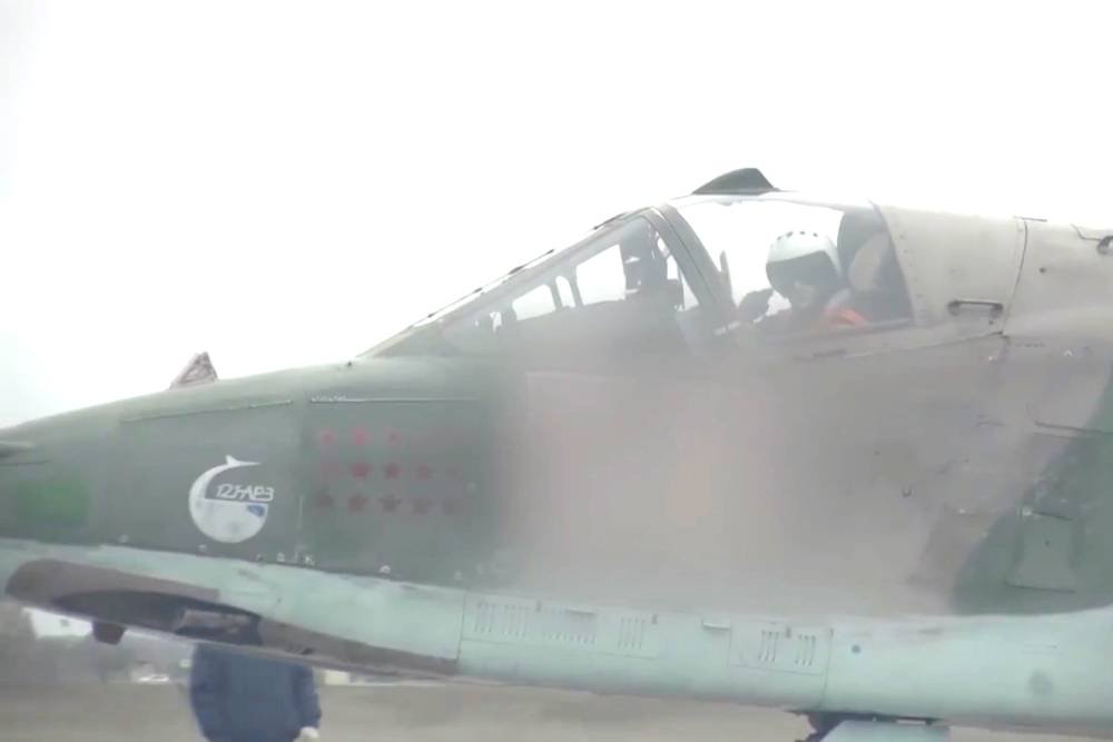 В ходе спецоперации российские штурмовики Су-25 оказывают поддержку сухопутным подразделениям. Летчики днем и ночью уничтожают объекты противника на переднем крае и в тылу. / Министерство обороны РФ