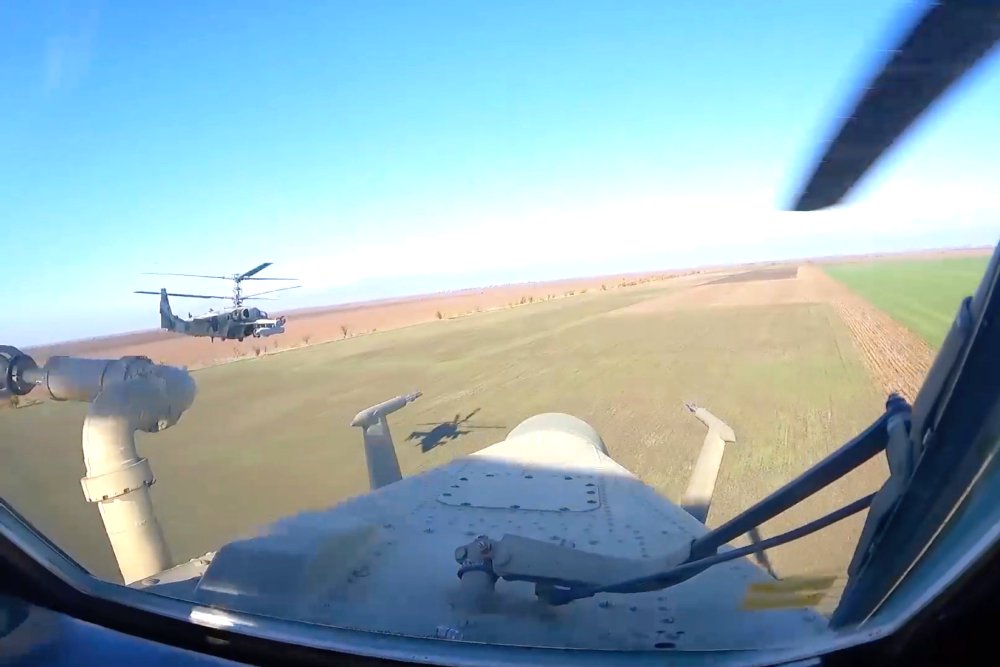 Результаты боевой работы нашей армейской авиации в зоне спецоперации показали, что ударные вертолеты Ка-52 и Ми-28Н незаменимы при выполнении целого ряда важных задач.  / Министерство обороны РФ