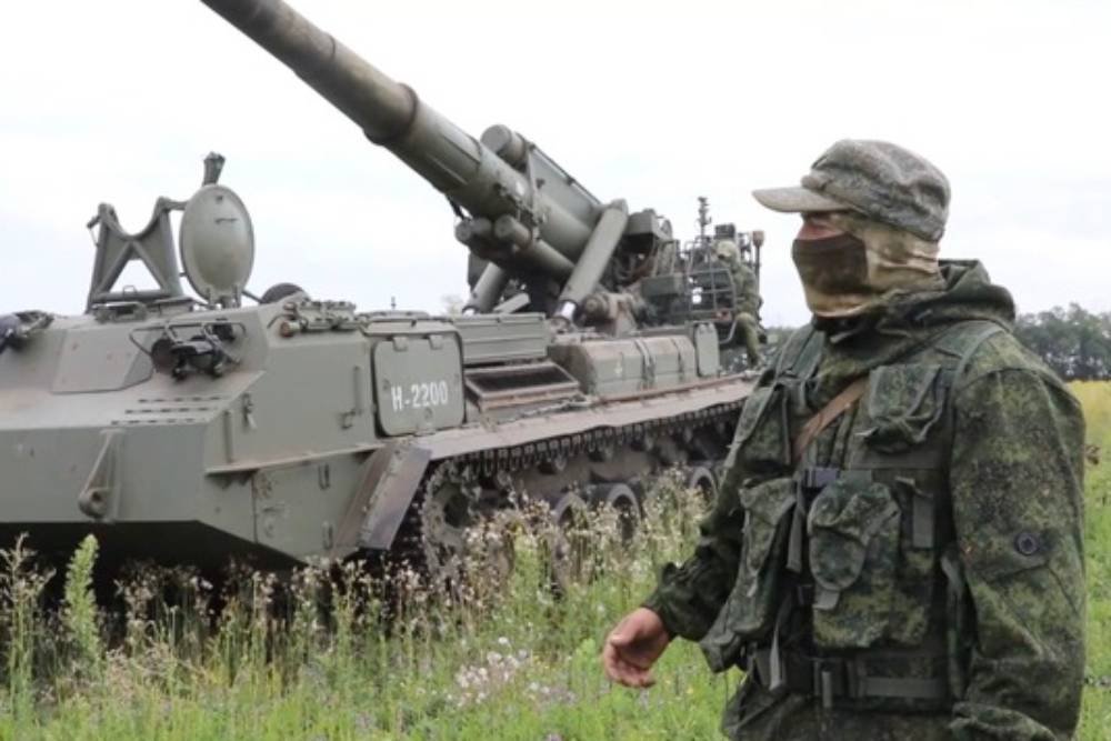 Через семь минут после остановки 203-мм самоходная артустановка "Малка" готова открыть прицельный огонь. / Минобороны РФ