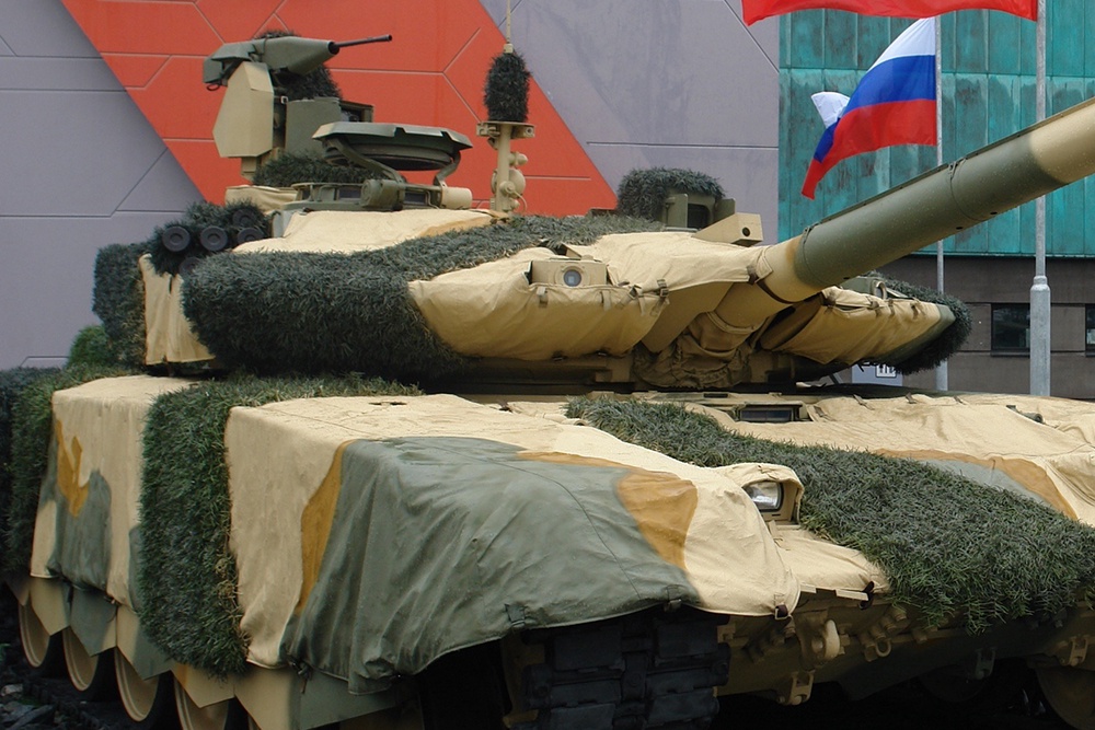 Еще недавно камуфлирующие "Накидки" показывали только на выставках, сегодня они - в бою. / Сергей Птичкин