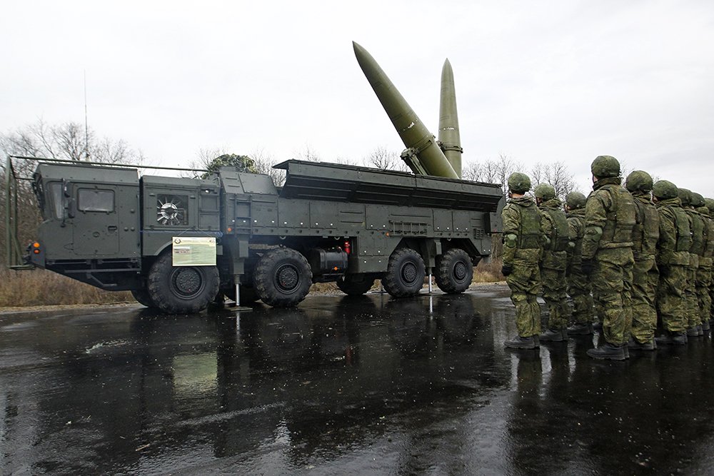 Мобильный ракетный комплекс "Искандер" к бою готов в любое время и в любую погоду. / Владимир Аносов/РГ
