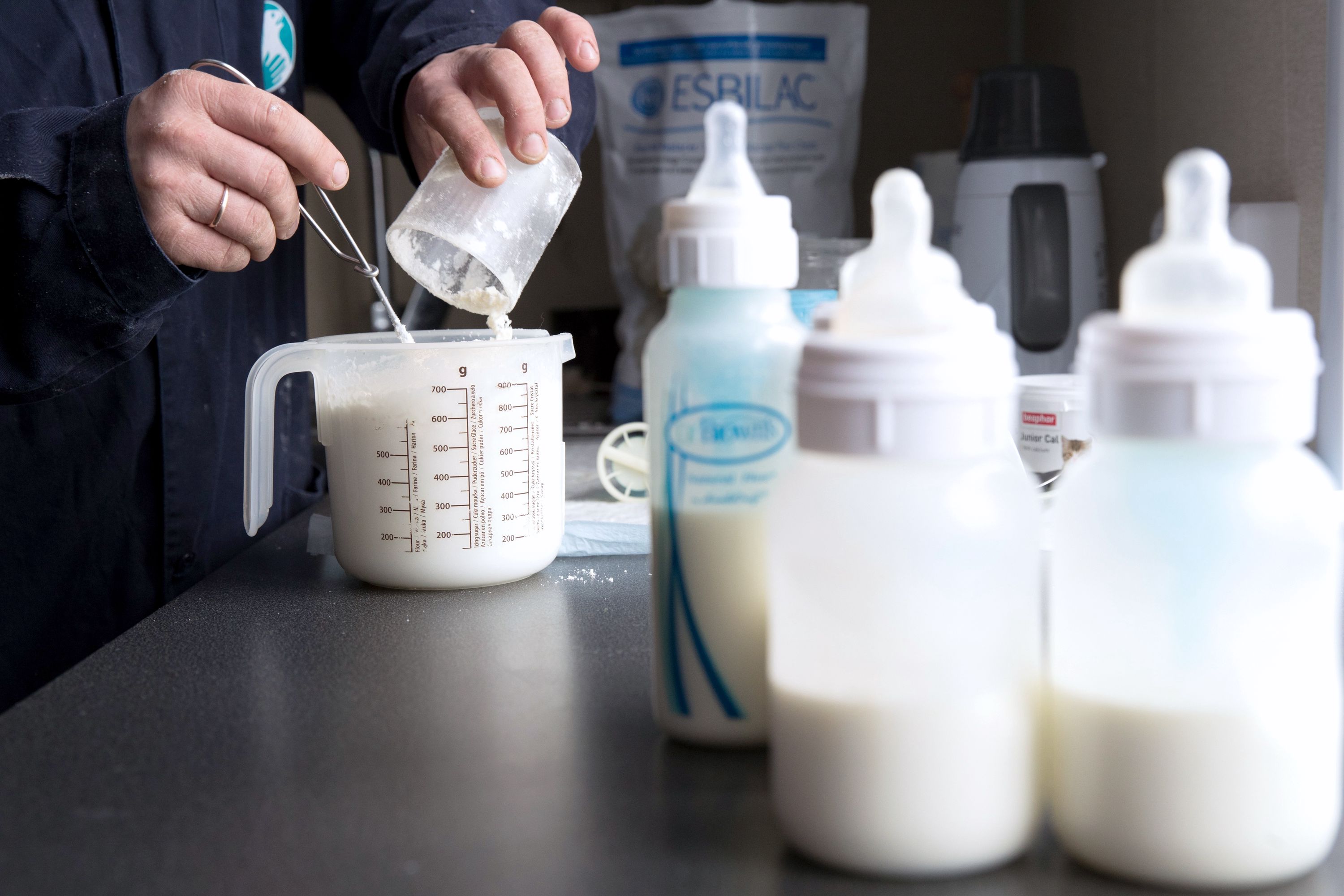 На упаковке детских смесей должен быть указан возраст ребенка, которому предназначен продукт. / Сергей Бобылев/ ТАСС