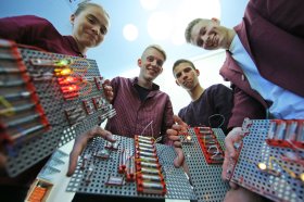 Робот в классе: кто и как будет преподавать школьникам робототехнику