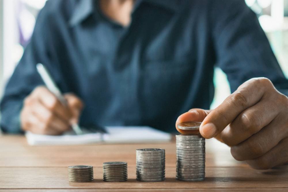 Вложения в фондовый рынок - это всегда риск. Прибыль там никто не гарантирует. / Mintr / istock