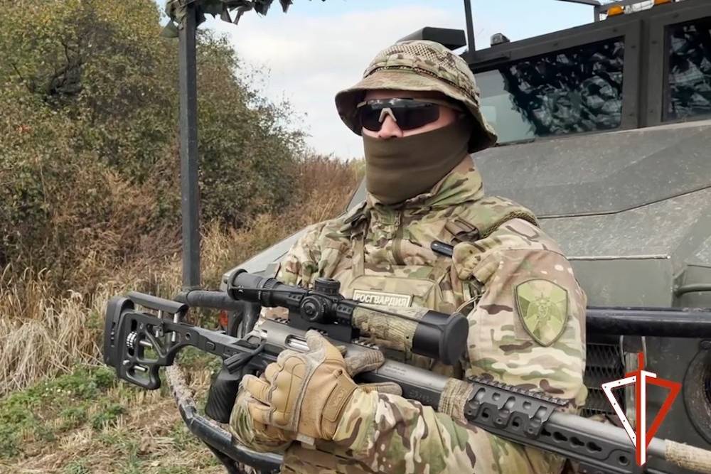 Снайперы спецподразделений Росгвардии обеспечивают прикрытие штурмовых групп в боях в Курской области