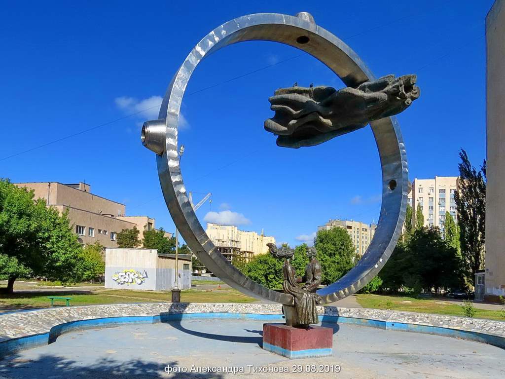 Памятник Высоцкому Волгодонск