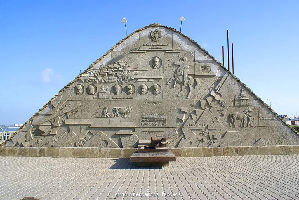 Памятник Бакланову Волгодонск