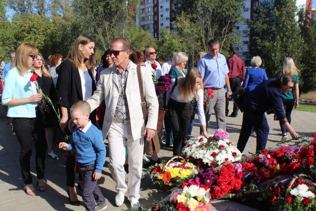 Погода в волгодонске сегодня. Волгодонск сейчас. Ситуация в Днепрорудное Запорожской области. Обстановка в Днепрорудном на сегодняшний день. Взрывы в Волгодонске сейчас.