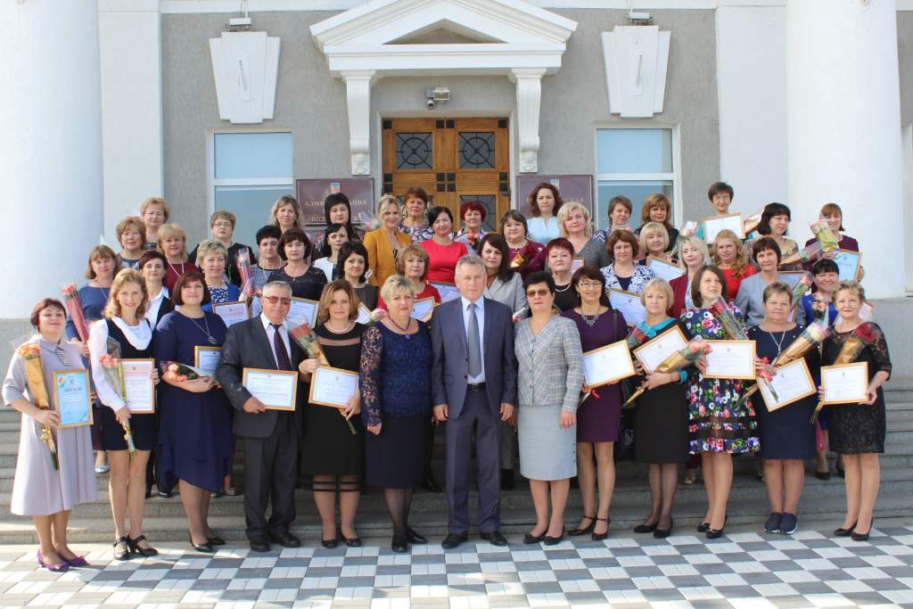 В Волгодонске наградили лучших работников образования