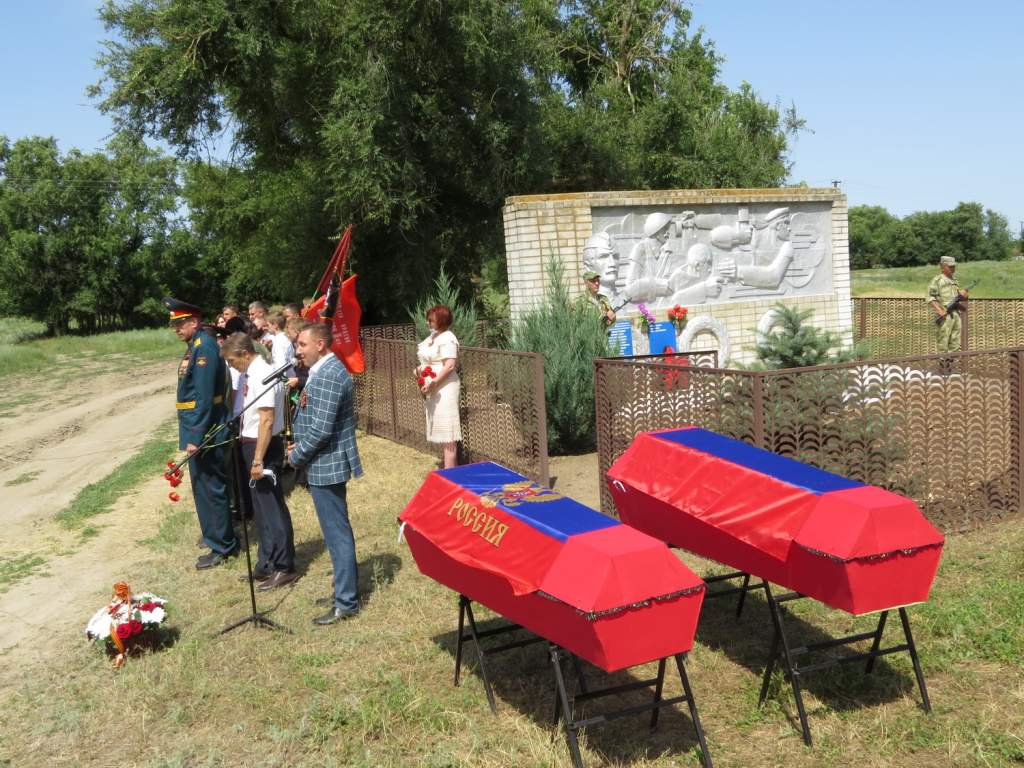 Погода в хуторе морозове волгодонского. Поисковый отряд Родник Банищи. Поисковый отряд Родник Банищи 2020. Отряд Родник Банищи. 28-Й отряд Родник на Украине.