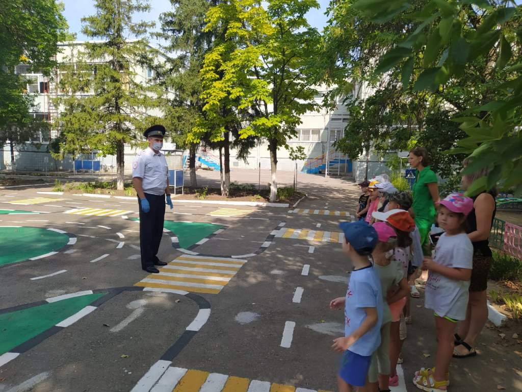 Урок безопасности в детском саду провели сотрудники ГИБДД Волгодонска -  Волгодонская правда - новости Волгодонска