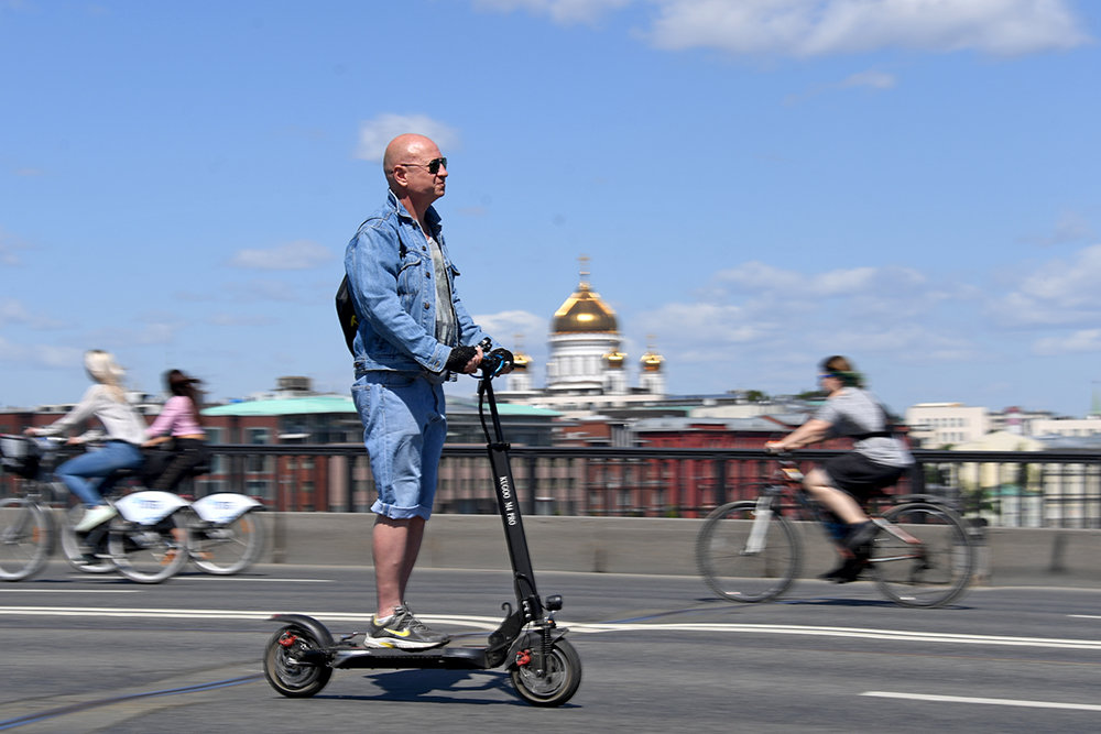 Вин дизель на самокате фото