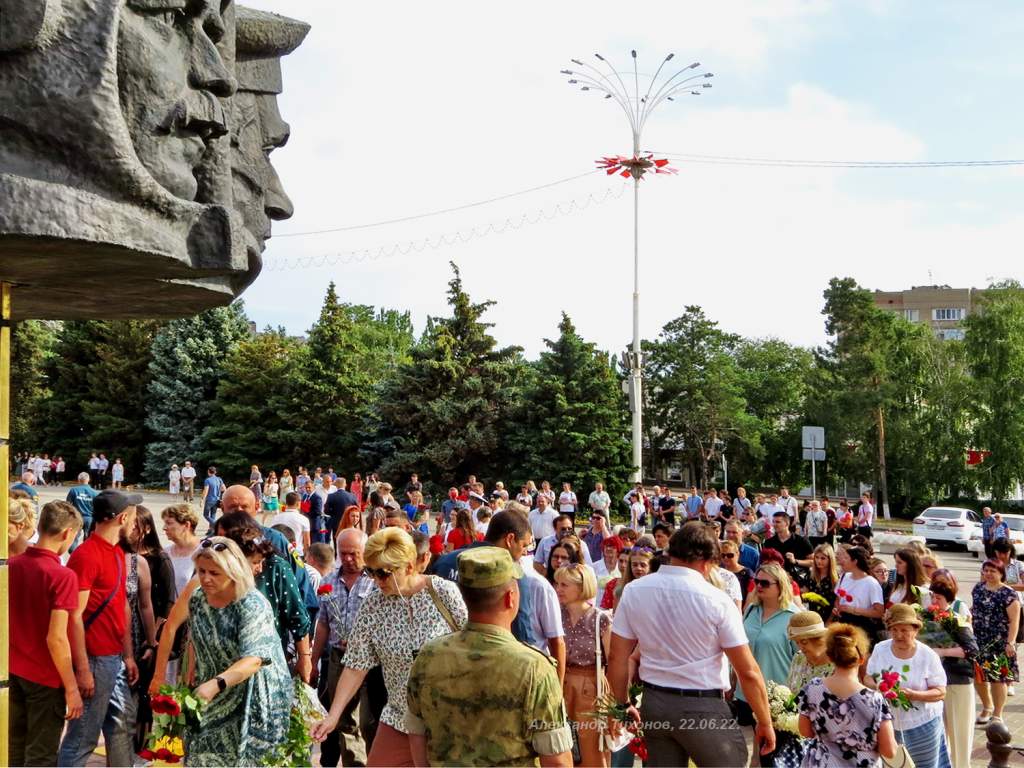 митинг на площади победы