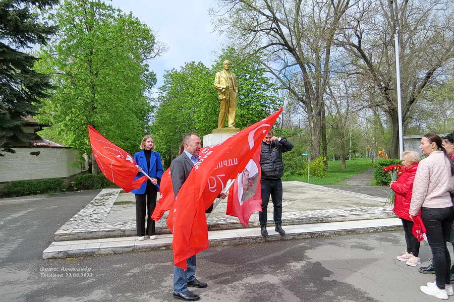 22 апреля праздник день рождения ленина. Советские памятники. Памятник Ленину. 22 Апреля день рождения Ленина. Волгодонск памятник Ленину.