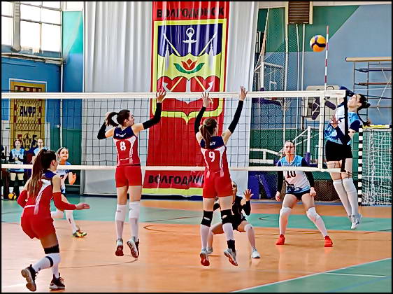 Волгодонские волейболистки уступили ростовчанкам в трёх партиях