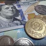 Российские банки избавляются от долларов и евро