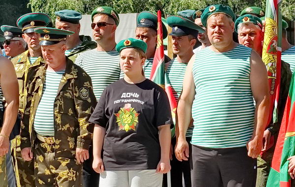 Митинг и церемония возложения цветов, посвященная Дню пограничника в Волгодонске