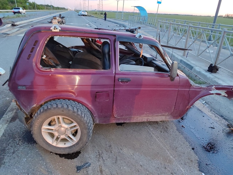 На дороге «Волгодонск – Дубовское» автомобиль Нива разбился на части