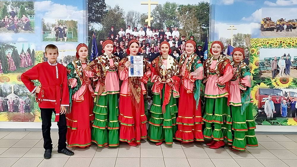 «Земляниченька» из школы искусств Волгодонска успешно выступила на фестивале в станице Кутейниковской