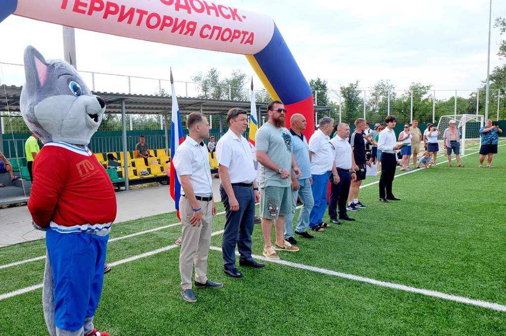 Футболисты команды «Лицей №24» Волгодонска стали победителями регионального турнира «Кожаный мяч»
