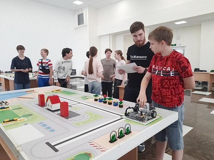 Учащиеся СЮТ Волгодонска успешно выступили на открытом фестивале робототехники «РО БОТ»