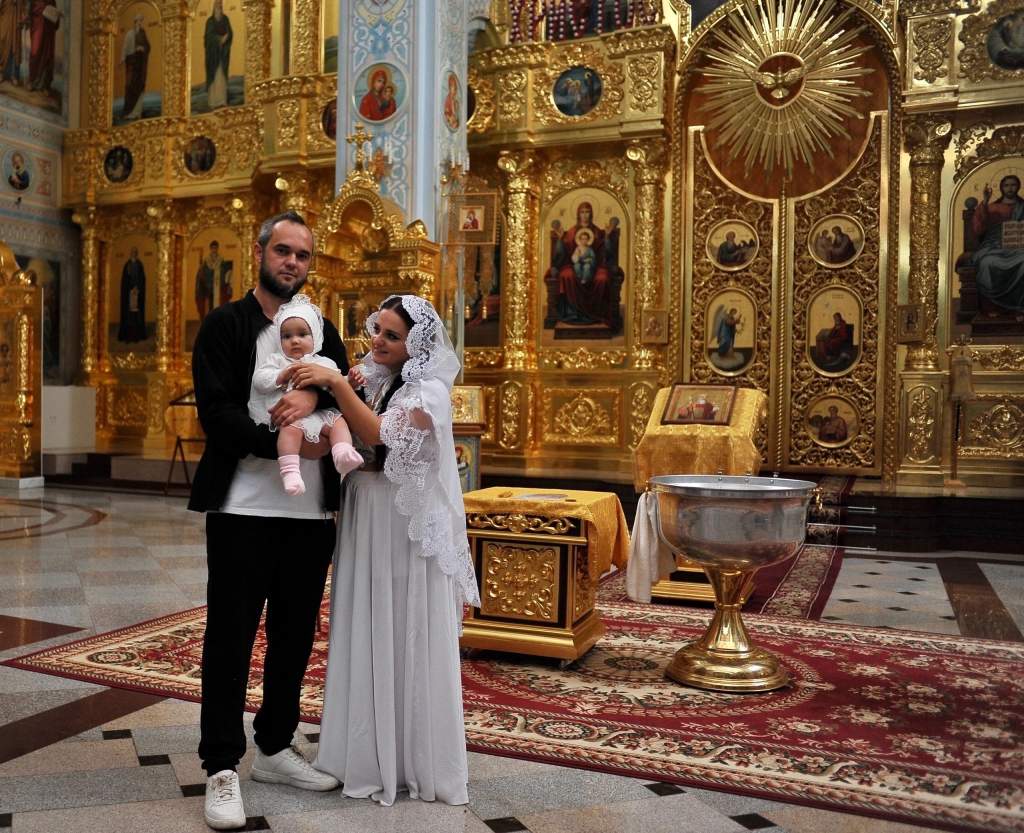 На фото семья Макарец